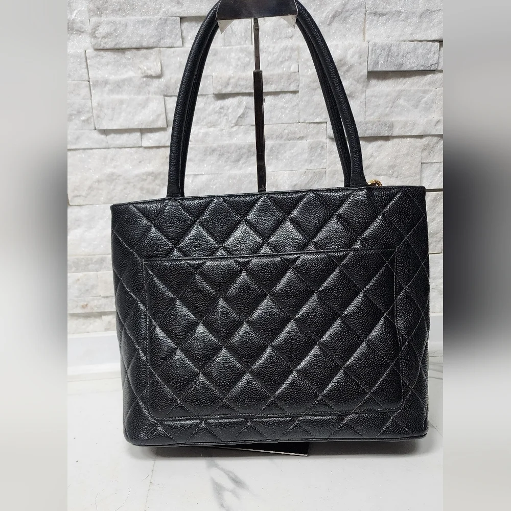CHANEL Caviar Maidallon Bag - Picture 4 of 15